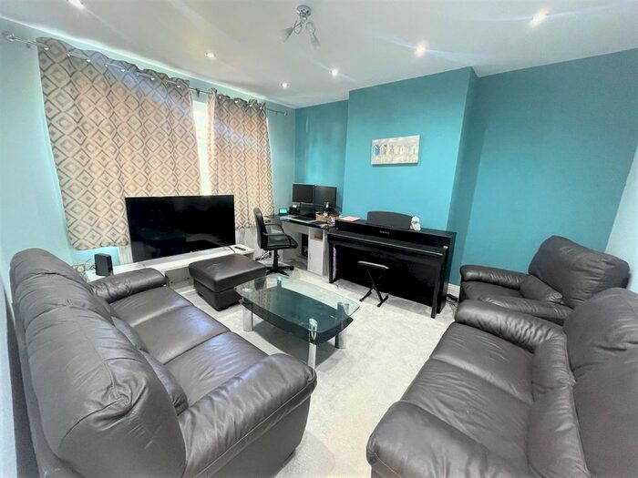 3 Bedroom Semi-Detached House To Rent In Pinner Park Avenue, Harrow, HA2
