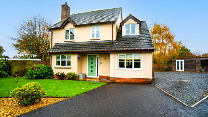 4 Bedroom Detached House For Sale In Millstream Gardens, Halberton, Tiverton, EX16