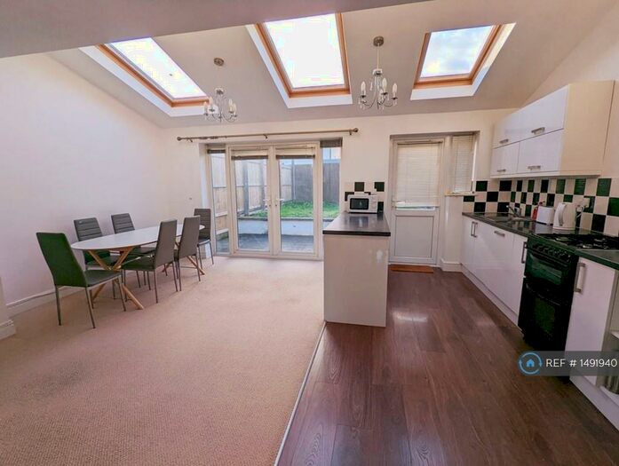 3 Bedroom Terraced House To Rent In Poplar Close, Cardiff, CF5