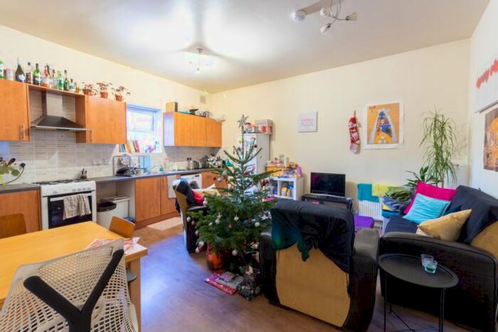 4 Bedroom Flat To Rent In Millers Terrace, Dalston, E8