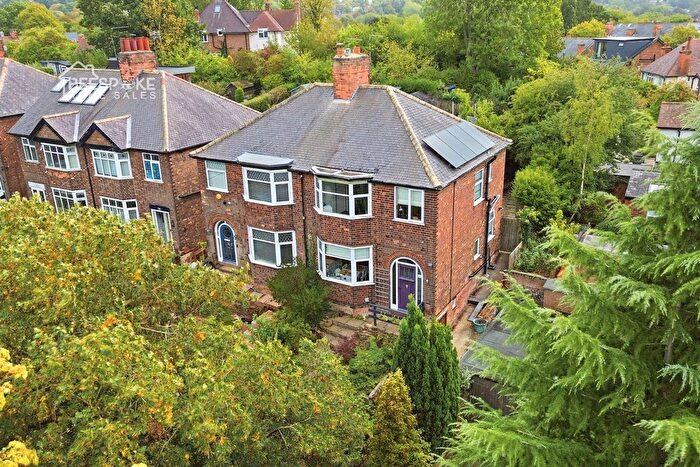3 Bedroom Semi-Detached House For Sale In Watcombe Circus, Nottingham, NG5