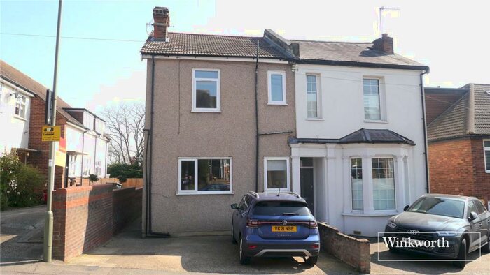 2 Bedroom Maisonette To Rent In Hadley Road, New Barnet, EN5