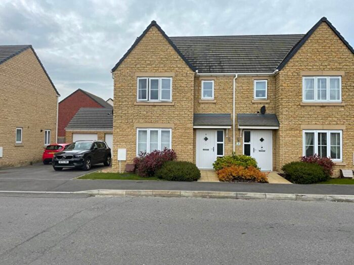 3 Bedroom Semi-Detached House To Rent In Mary Ellis Way, Witney, OX29