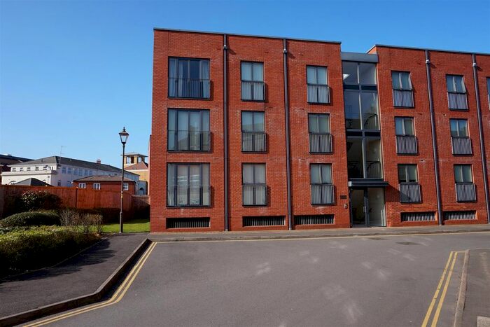 2 Bedroom Flat To Rent In Ascote Lane, Dickens Heath, Solihull, B90