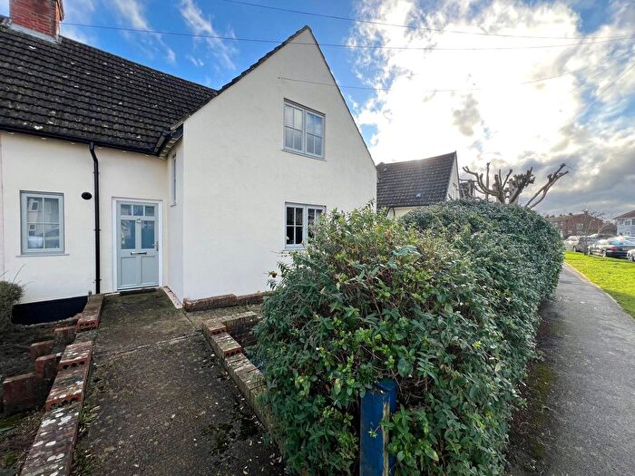 3 Bedroom End Terrace House For Sale In Lower Farnham Road, Aldershot, Hampshire, GU11