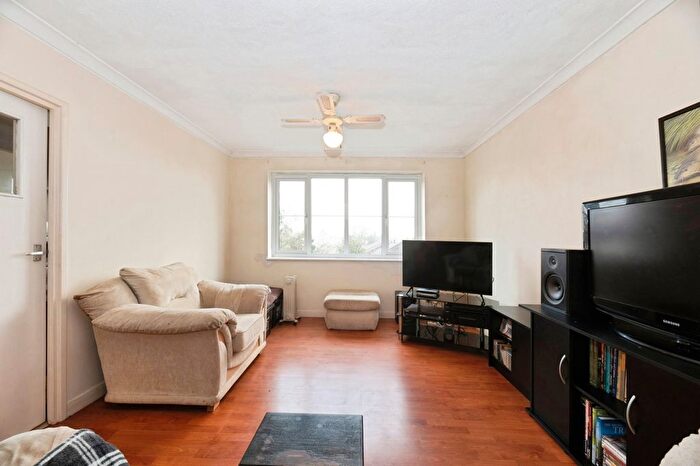 Studio For Sale In Overton Road, Sutton, SM2