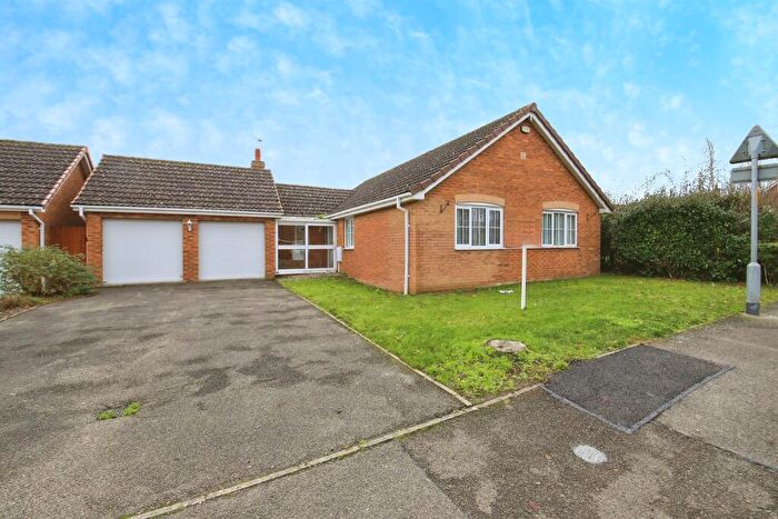 3 Bedroom Detached Bungalow For Sale In Farrier Way, Spalding, PE11
