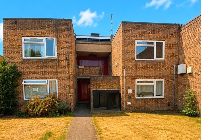 1 Bedroom Flat For Sale In Whitley Close, Stanwell, Staines-Upon-Thames, Middlesex, TW19