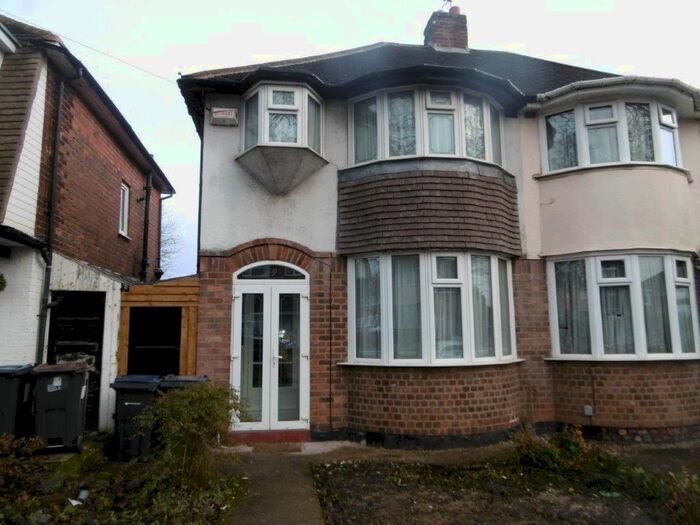 3 Bedroom Semi-detached House To Rent In Hollydale Road, Erdington, B24