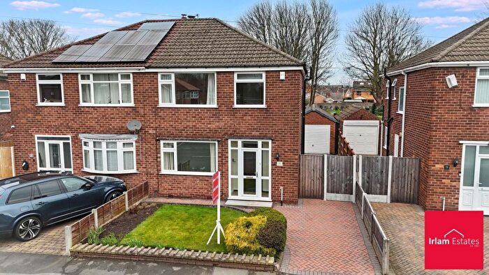3 Bedroom Semi Detached House For Sale In Broadway, Irlam, M44