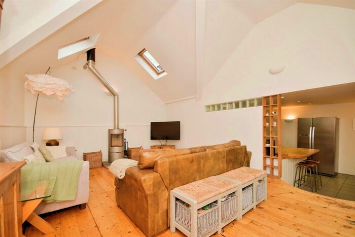 3 Bedroom Property For Sale In Over Haddon, Bakewell, DE45