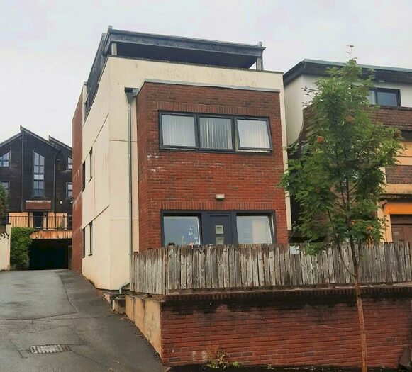 2 Bedroom Flat To Rent In Kersteman Road, Redland, Bristol, BS6