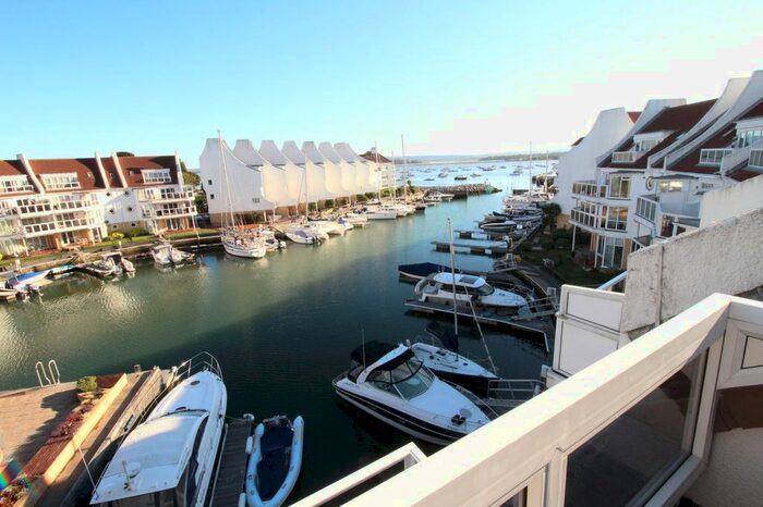 2 Bedroom Flat To Rent In Lake Avenue, Hamworthy, Poole, BH15