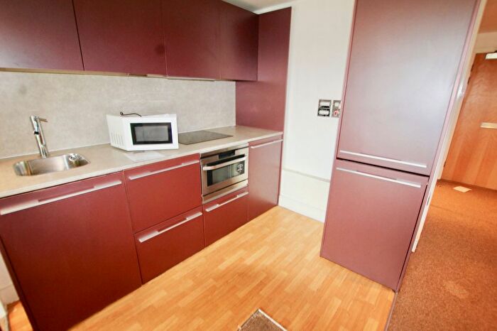 2 Bedroom Flat To Rent In Huntingdon Street, Nottingham, Nottinghamshire, NG1