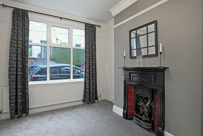 4 Bedroom Terraced House To Rent In Hawthorn Mount Leeds, LS7