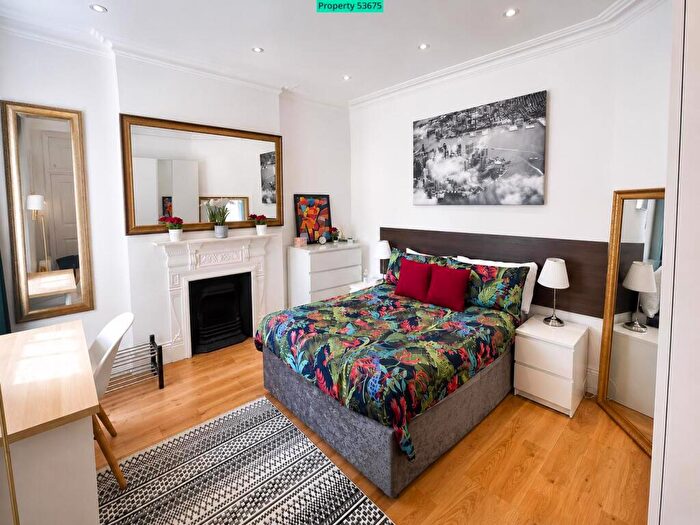 2 Bedroom Flat To Rent In Kingsmill Terrace, London, NW8