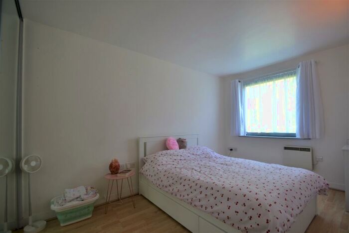 1 Bedroom Flat To Rent In Deals Gateway London, SE13