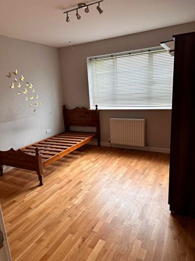 2 Bedroom Flat To Rent In Delta Court, London, NW2