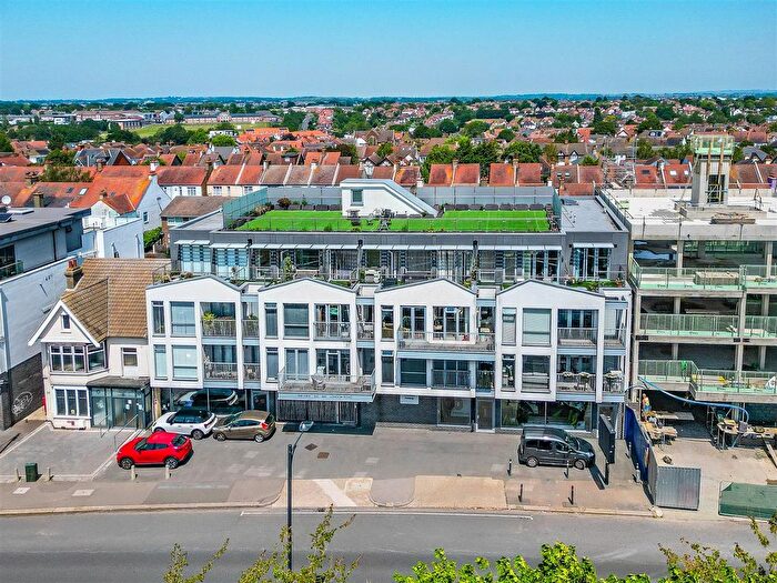 2 Bedroom Flat For Sale In London Road, Chalkwell, SS0