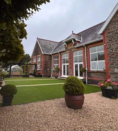 6 Bedroom Detached House For Sale In Pantyffynnon Road, Ystradgynlais, Swansea, Powys, SA9