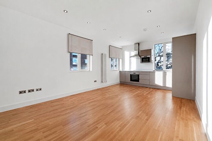 2 Bedroom Flat To Rent In Mineral Street, London, SE18