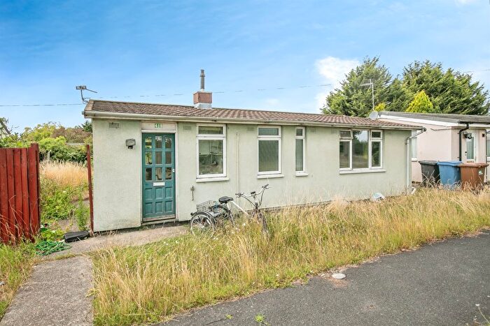 2 Bedroom Detached Bungalow For Sale In Humber Doucy Lane, Ipswich, IP4