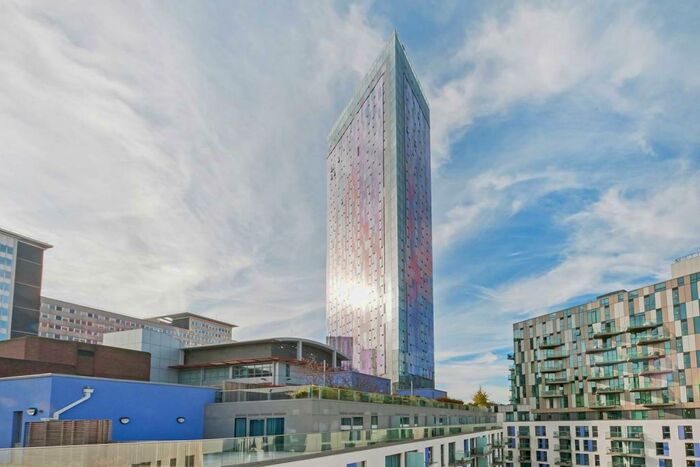 1 Bedroom Flat To Rent In Pinnacle Apartments, Central Croydon, Surrey, CR0