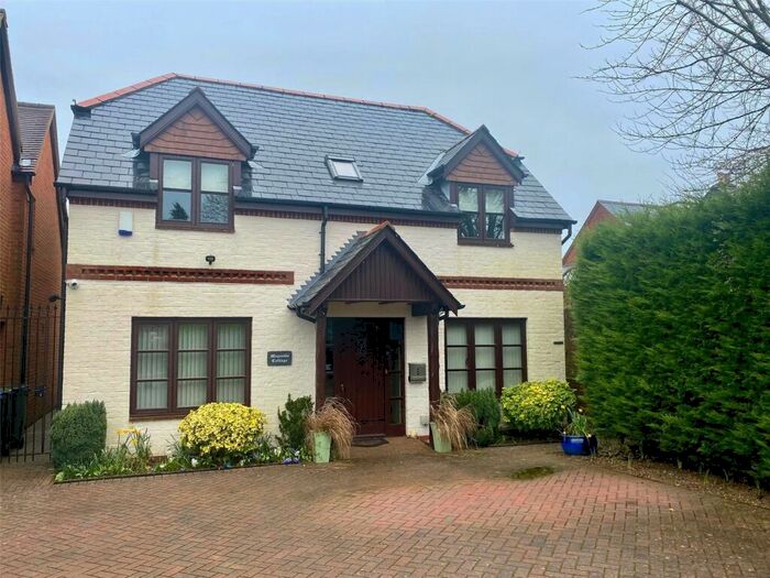 4 Bedroom Detached House To Rent In South Lane, Nomansland, Salisbury, Wiltshire, SP5