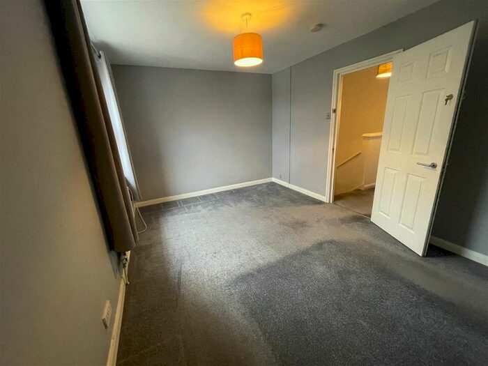 4 Bedroom Town House To Rent In Orange Terrace, Rochester, ME1