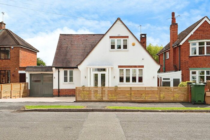3 Bedroom Detached House For Sale In Hallam Avenue, Leicester, Leicestershire, LE4
