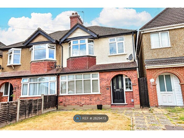 3 Bedroom Terraced House To Rent In Sheepcot Lane, Watford, WD25