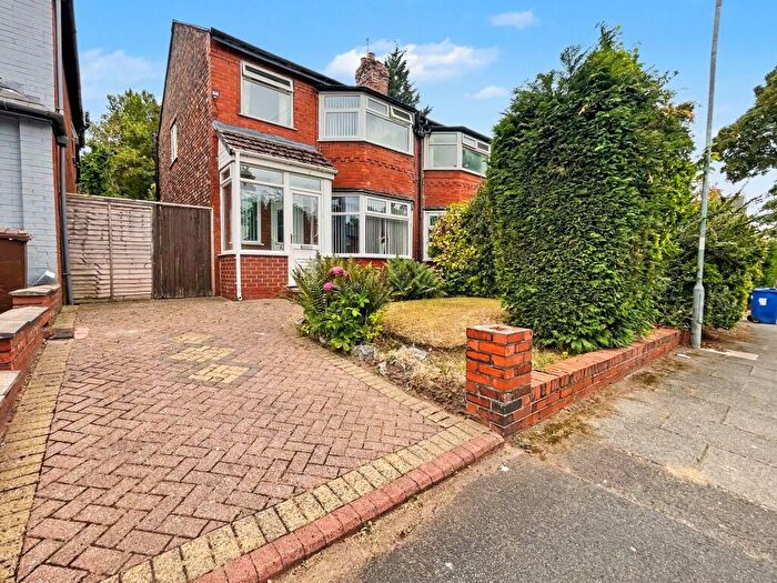 3 Bedroom Semi-Detached House For Sale In Tewkesbury Drive, Prestwich, M25
