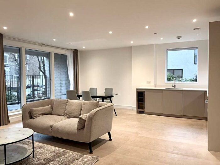 2 Bedroom Flat To Rent In The Avenue, London, NW6