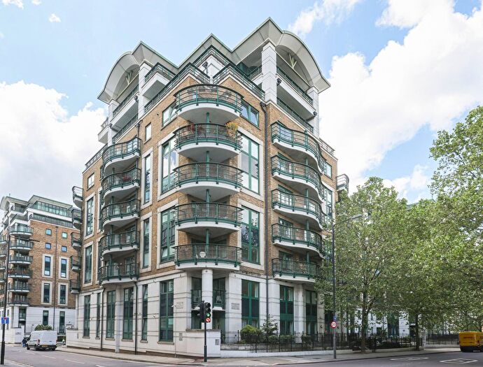 2 Bedroom Flat For Sale In Beckford Close, Warwick Road, W14