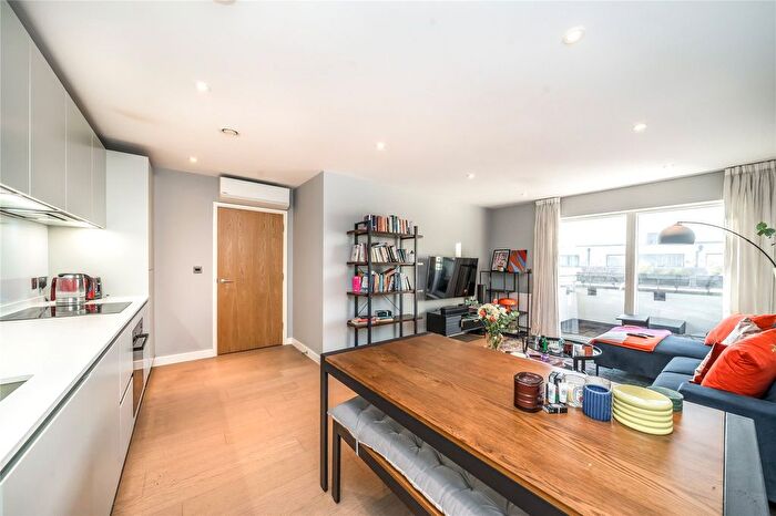 2 Bedroom Flat To Rent In Singer Mews, London, SW4