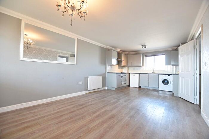 2 Bedroom Flat To Rent In Pier Road, Erith, DA8