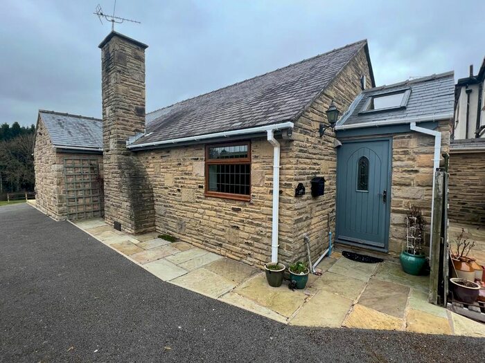 2 Bedroom Detached Bungalow To Rent In Nethermoor Road, Wingerworth, Chesterfield, S42