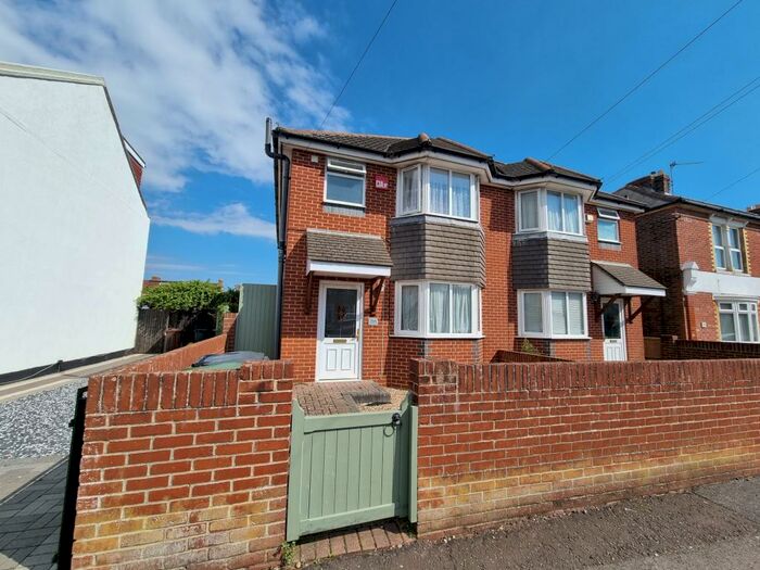 3 Bedroom House To Rent In Palmyra Road, Gosport, PO12