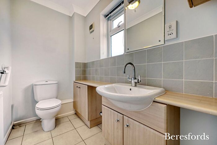 3 Bedroom Bungalow For Sale In Mayfield Road, Writtle, CM1
