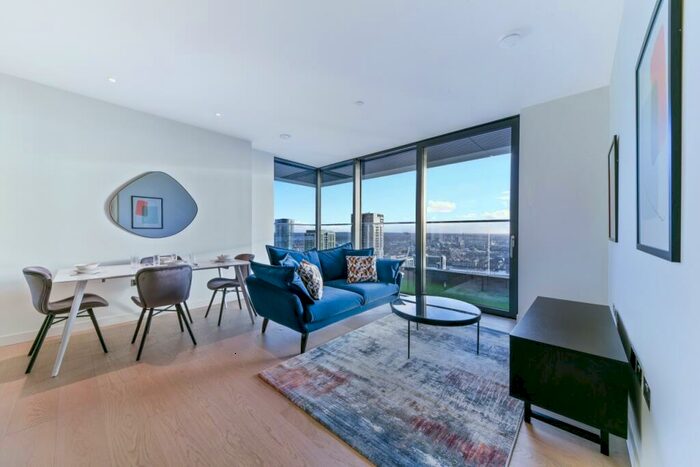 2 Bedroom Flat To Rent In Bagshaw Building, Wardian, Wards Place, Canary Wharf, London, E14