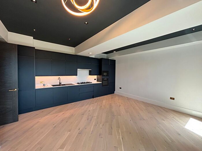 1 Bedroom Flat To Rent In High Road, London, N20