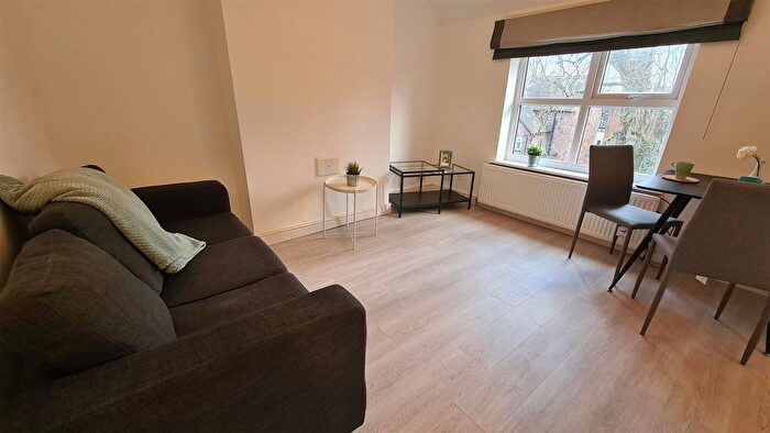 1 Bedroom Flat To Rent In Chatham Grove, West Didsbury, Didsbury, Manchester, M20