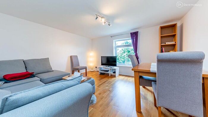 1 Bedroom Apartment For Sale In Fortis Green, East Finchley, N2