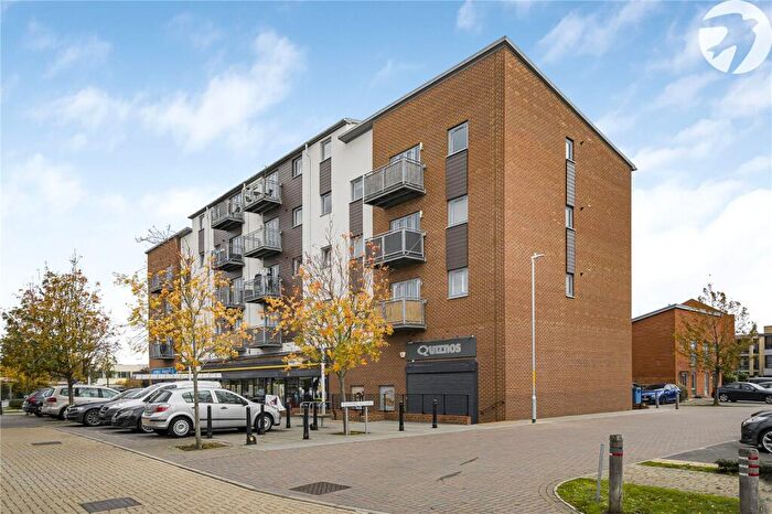 2 Bedroom Flat For Sale In Telford Square, Dartford, Kent, DA1
