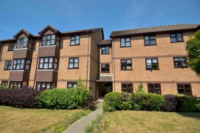 1 Bedroom Flat To Rent In Snowdon Close, Eastbourne, East Sussex, BN23