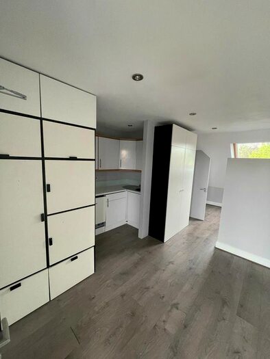 Studio To Rent In Victoria Road, London, NW7