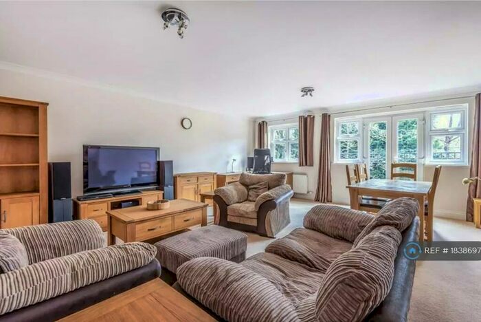 2 Bedroom Flat To Rent In Devenish Road, Sunningdale, SL5