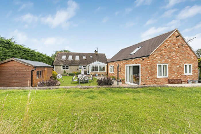 4 Bedroom Bungalow For Sale In Merton, Bicester, OX25