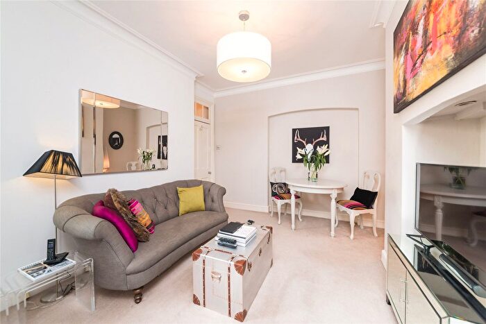 1 Bedroom Flat To Rent In King Edward Mansions, Fulham Road, Fulham, SW6