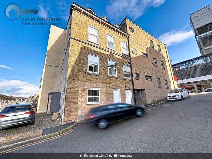 1 Bedroom Flat To Rent In Atkinson St, BD18